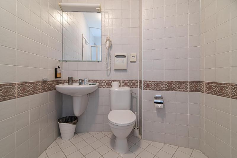 Deluxe Double Room image 2