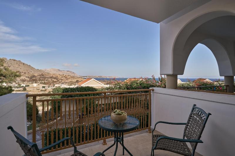 Superior Double Room with Garden View image 1