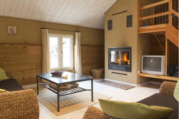 Three-Bedroom House image 4