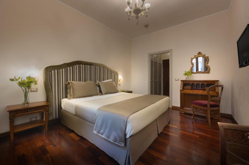 Classic Double or Twin Room image 1