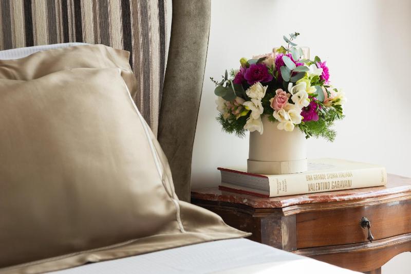 Classic Double or Twin Room image 3