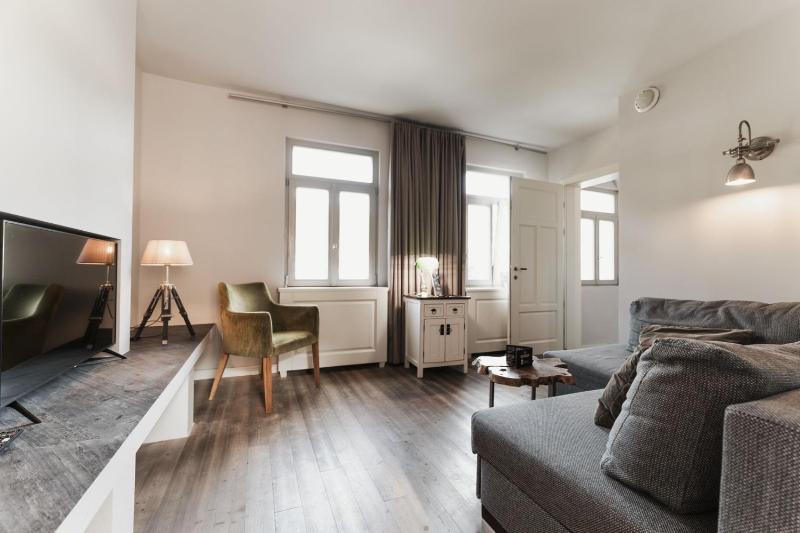 BS Suites - image 33