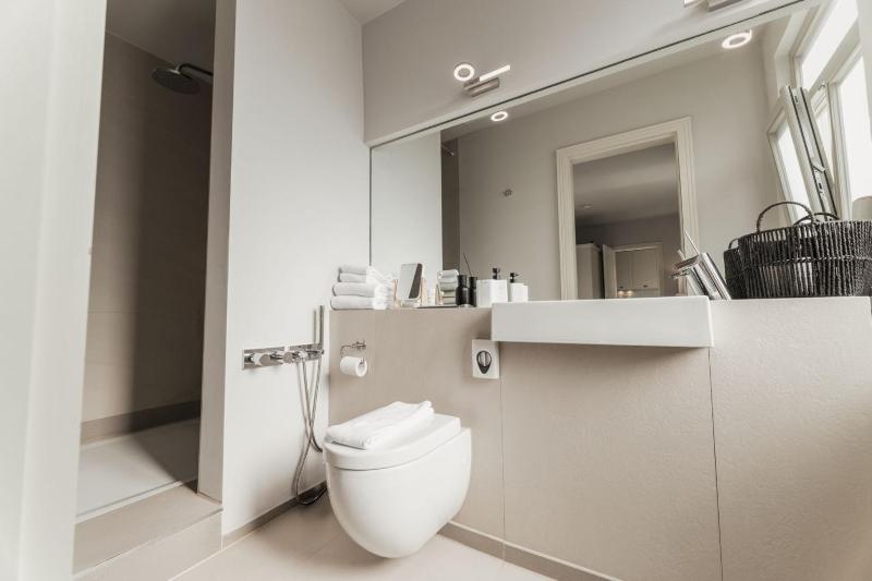BS Suites - image 35