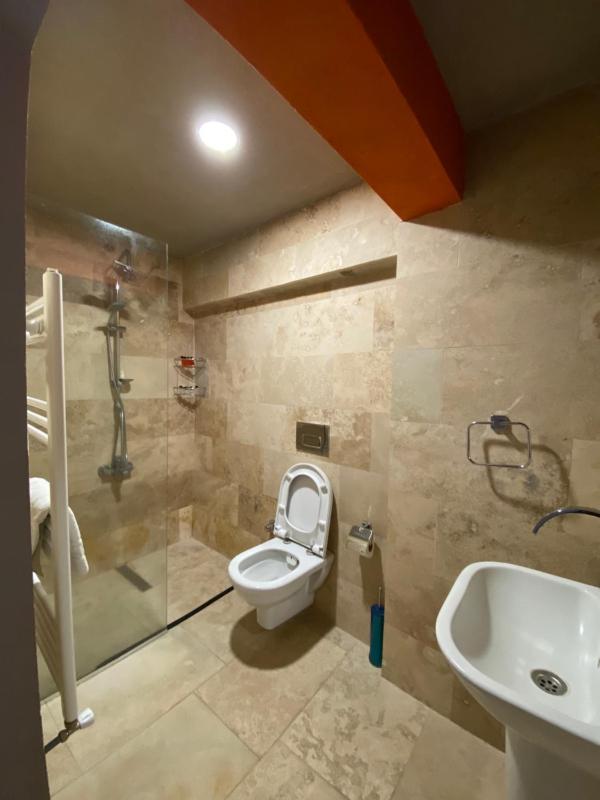 Deluxe Double Room image 2
