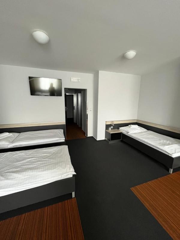 Family Room image 3