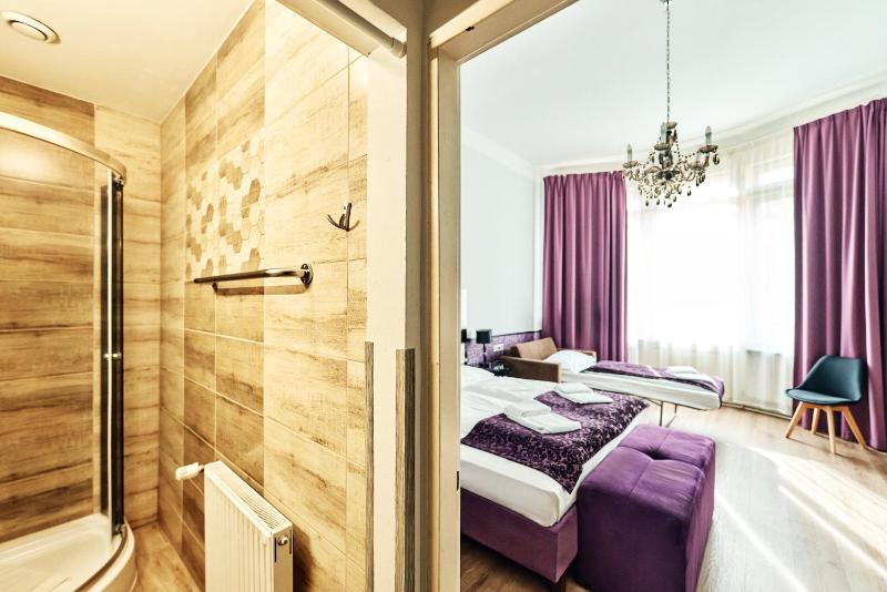 Standard Triple Room image 4