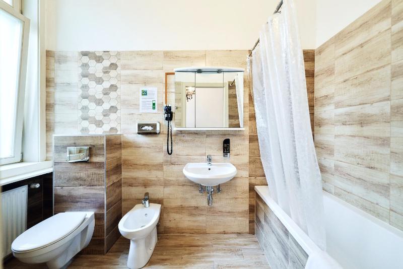 Comfort Triple Room image 3