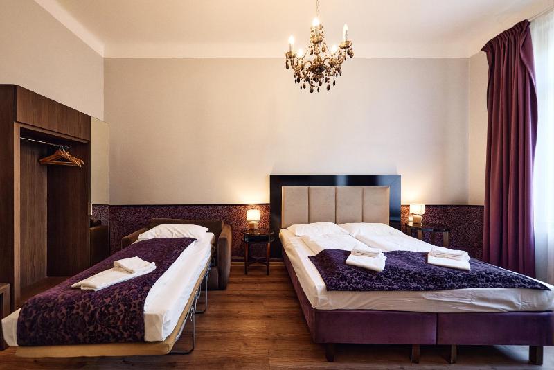 Comfort Triple Room image 1