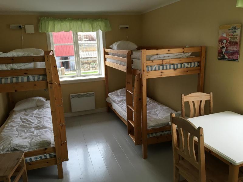 Quadruple Room with Shared Bathroom image 2
