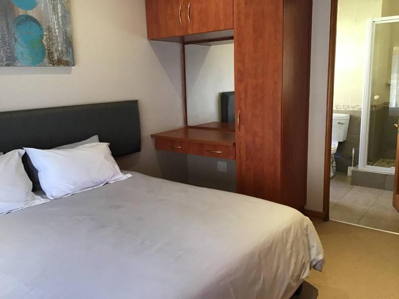 Fully Furnished Monthly Stay in Pentagon Park - image 11