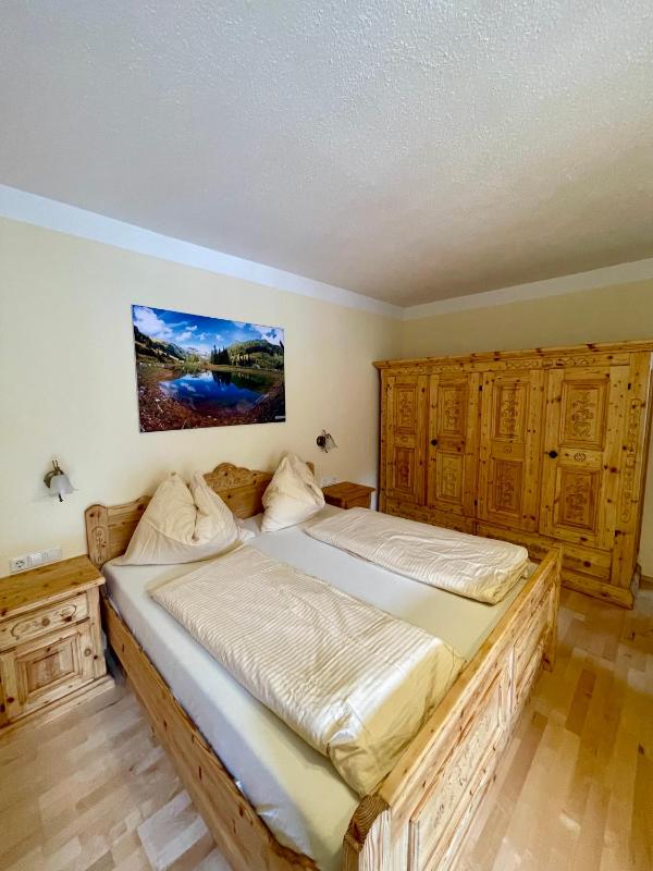 One-Bedroom Apartment with Garden image 3