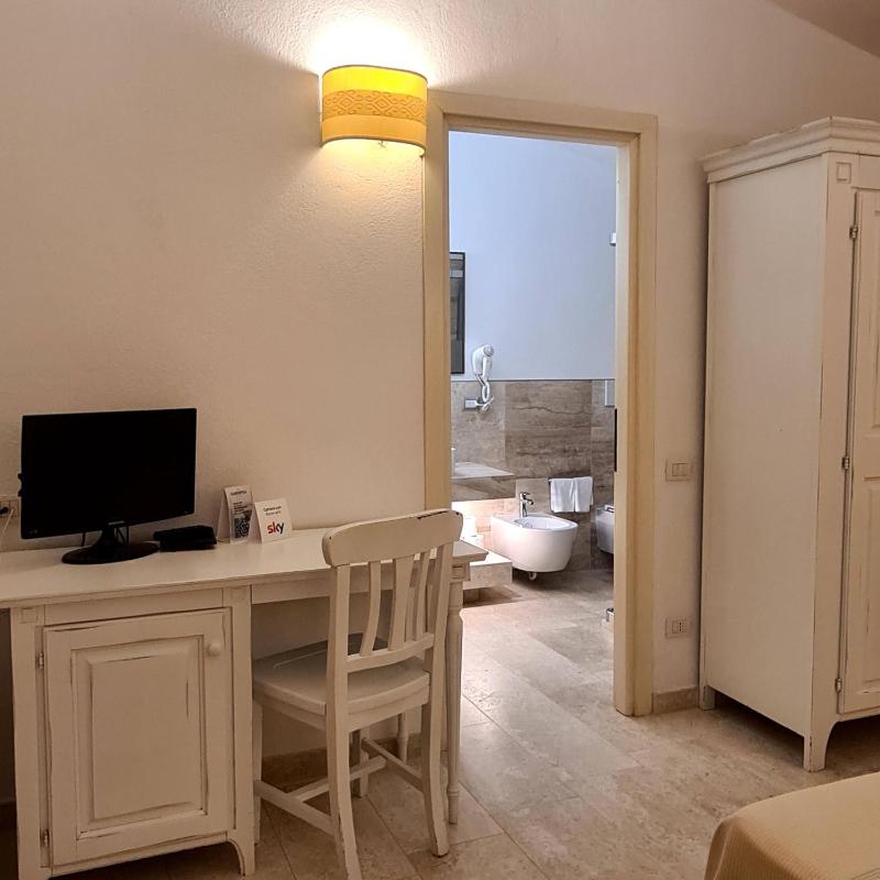 Superior Double or Twin Room image 4