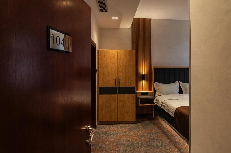 Deluxe Double Room image 1