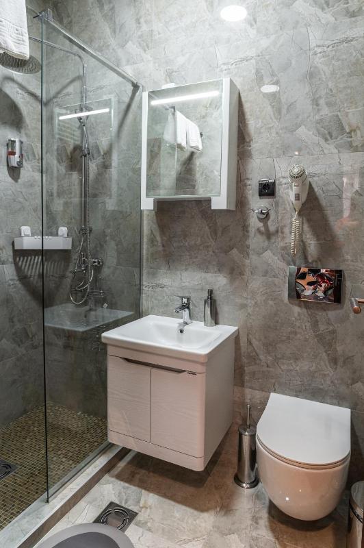 Deluxe Double Room image 2