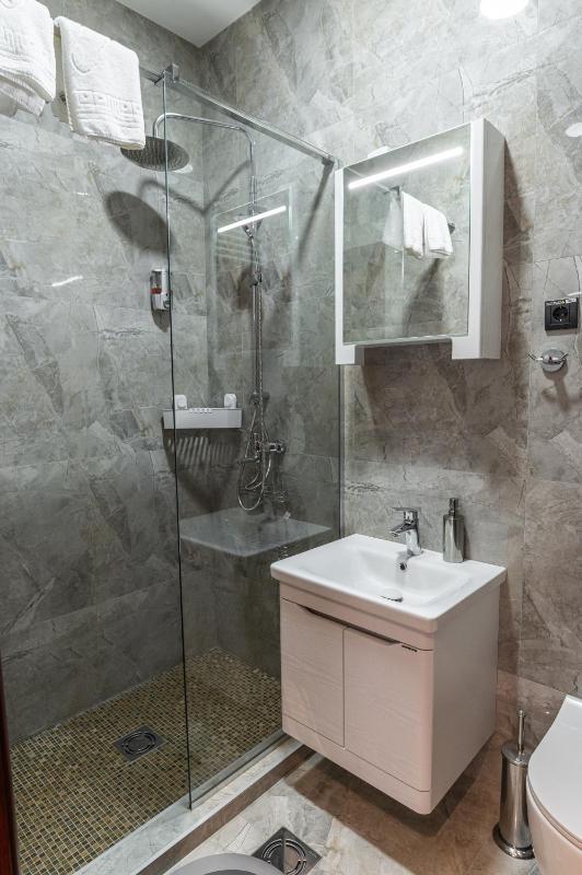 Deluxe Double Room image 3