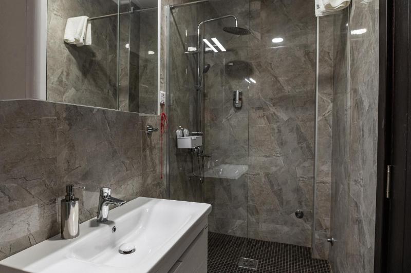 Economy Single Room image 3