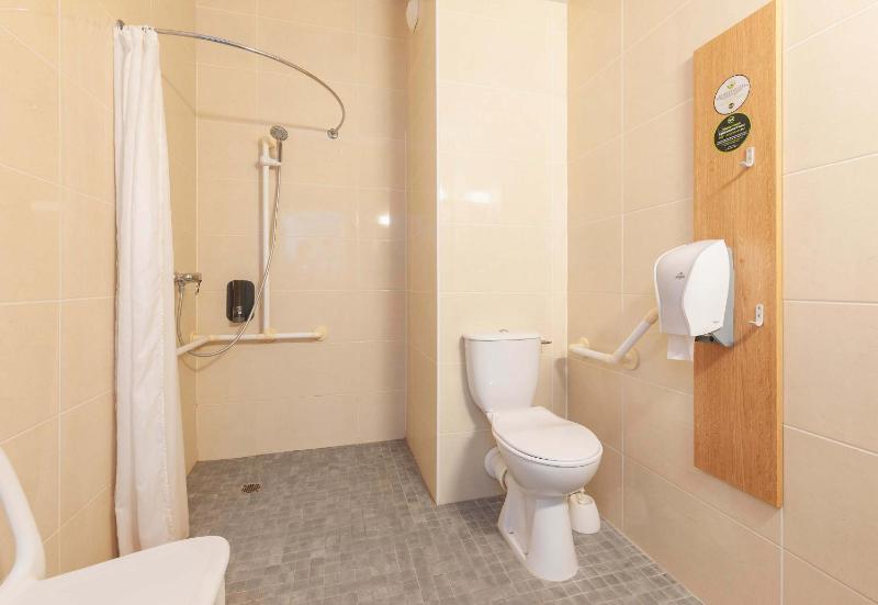 Double Room - Disability Access image 3