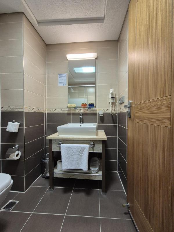 Comfort Triple Room image 2