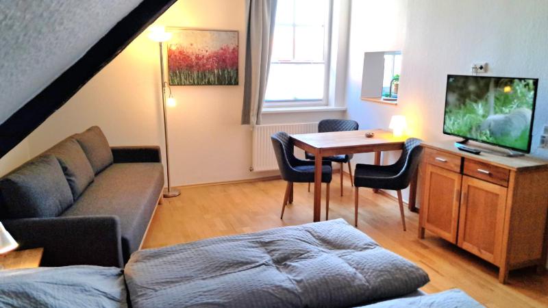 Studio Apartment image 1