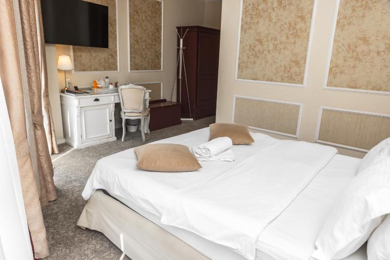 Superior Double Room image 1