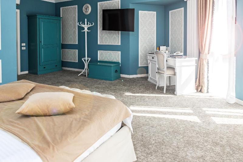 Junior Suite image 2