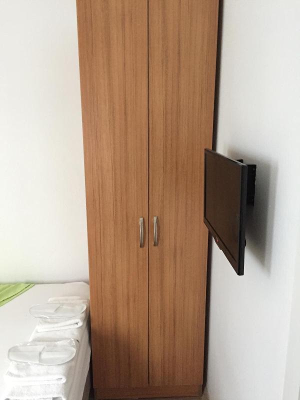 Basic Single Room image 4
