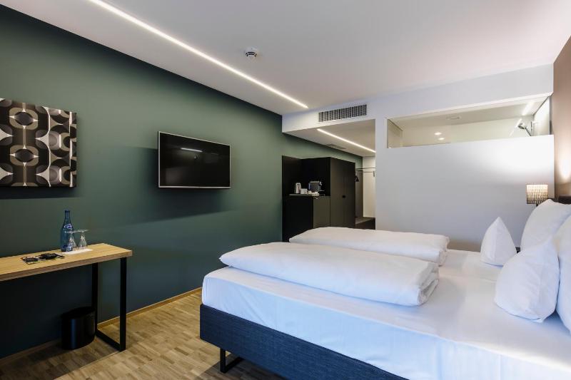 Business Double Room image 4