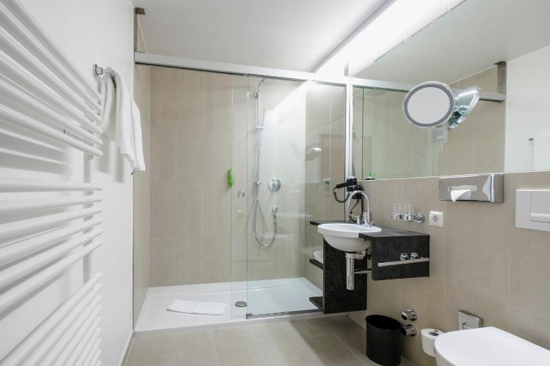 Double Room image 2
