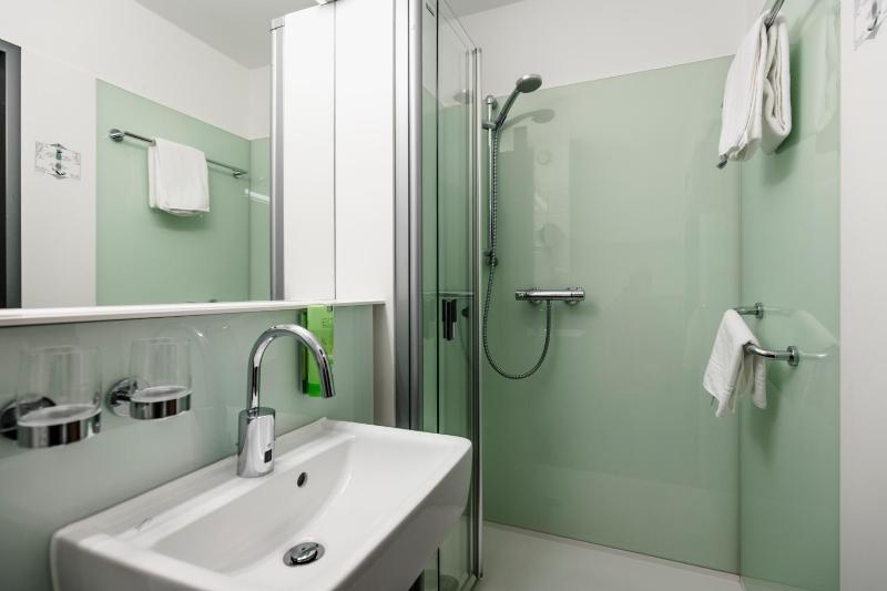 Double Room image 1