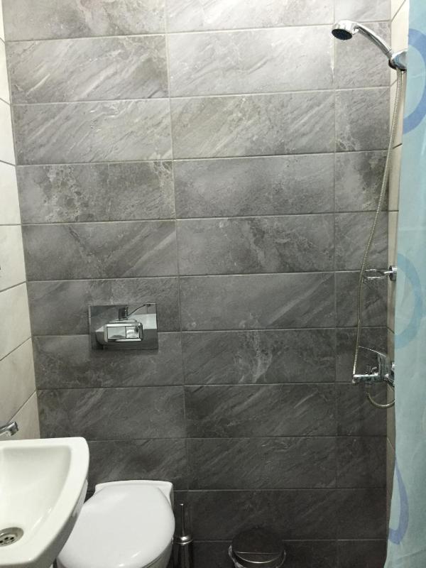 Basic Single Room image 3