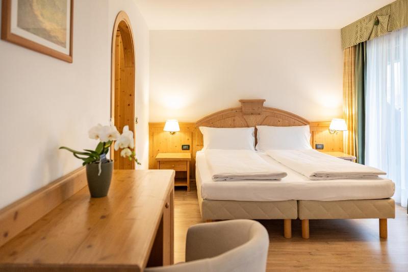 Superior Triple Room image 1