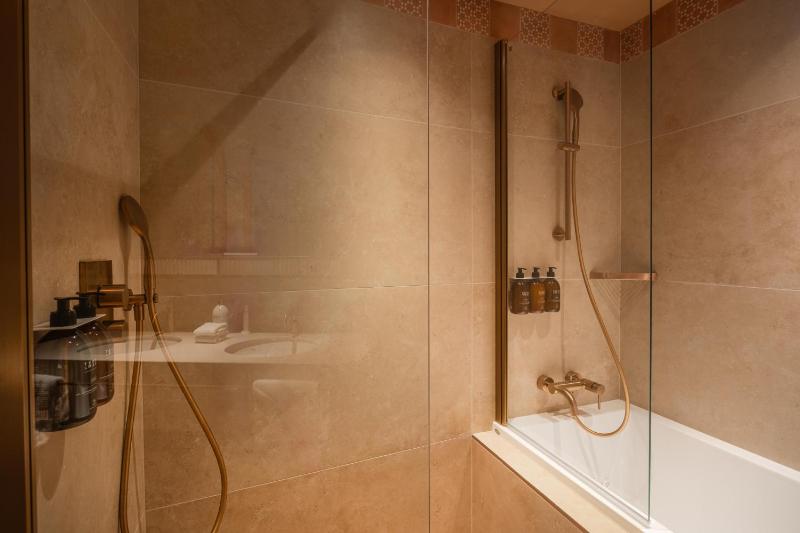 Junior Suite image 3