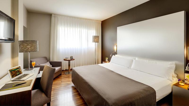 Double Room image 1