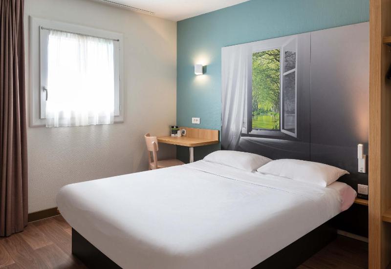 Standard Double Room image 1