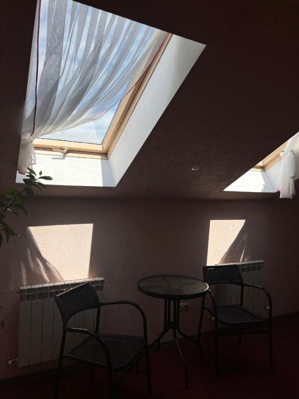 Large Double Room image 4