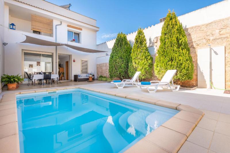 Three-Bedroom Villa image 1