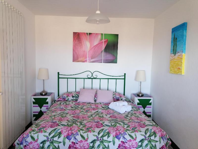 Double Room with Shared Bathroom image 3