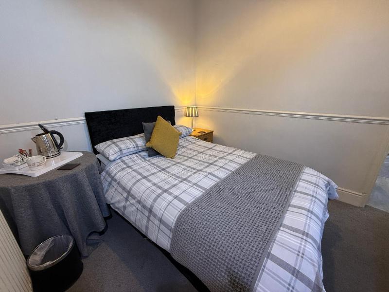 Standard Single Room with Shower image 3