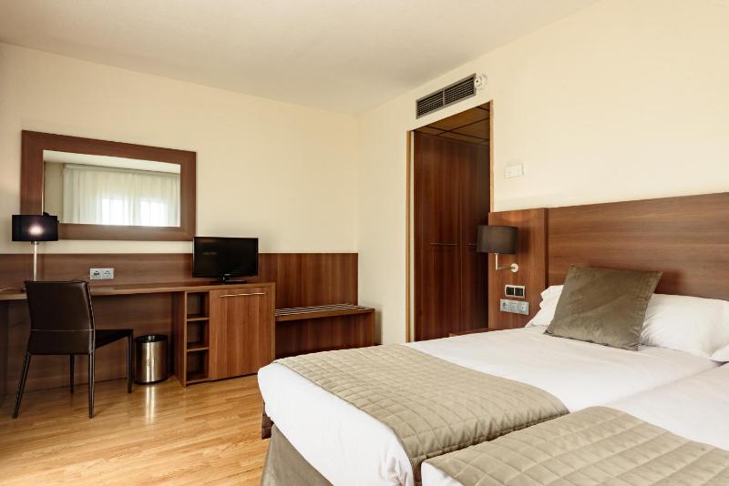 Standard Double Room image 1