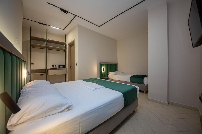 Triple Room with Balcony and Side Sea View image 2