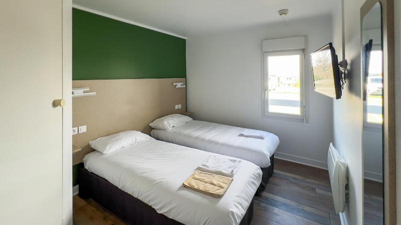 Twin Room image 1
