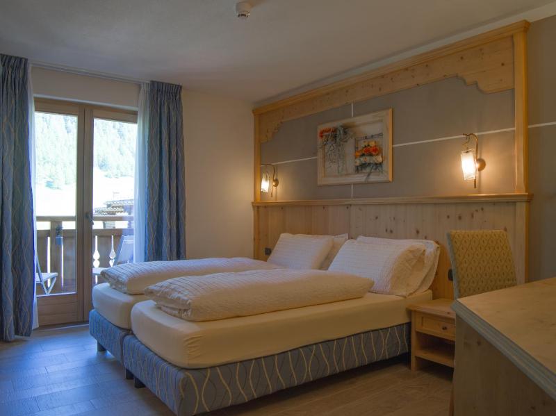 Double Room with Balcony image 1