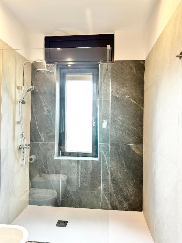 Deluxe Triple Room image 4