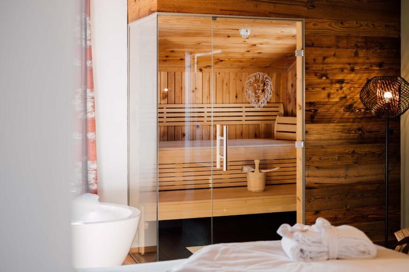 Suite with Sauna image 1