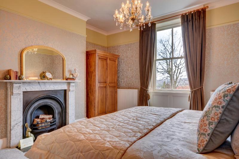 Superior King Room - Summer image 1