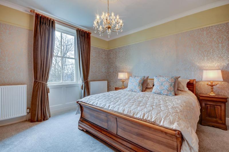 Superior King Room - Summer image 4