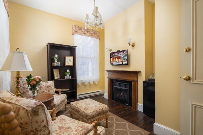 Queen Suite image 4