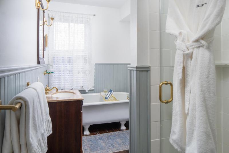 Superior Suite image 4