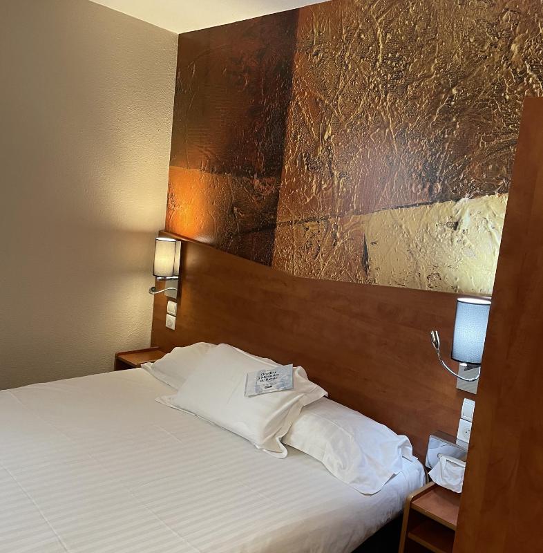 Double Room with 1 Double Bed image 3