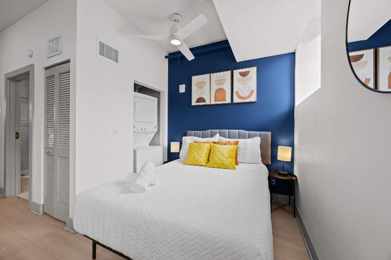 Bright and Modern Studio in Louisville # 108 - image 30